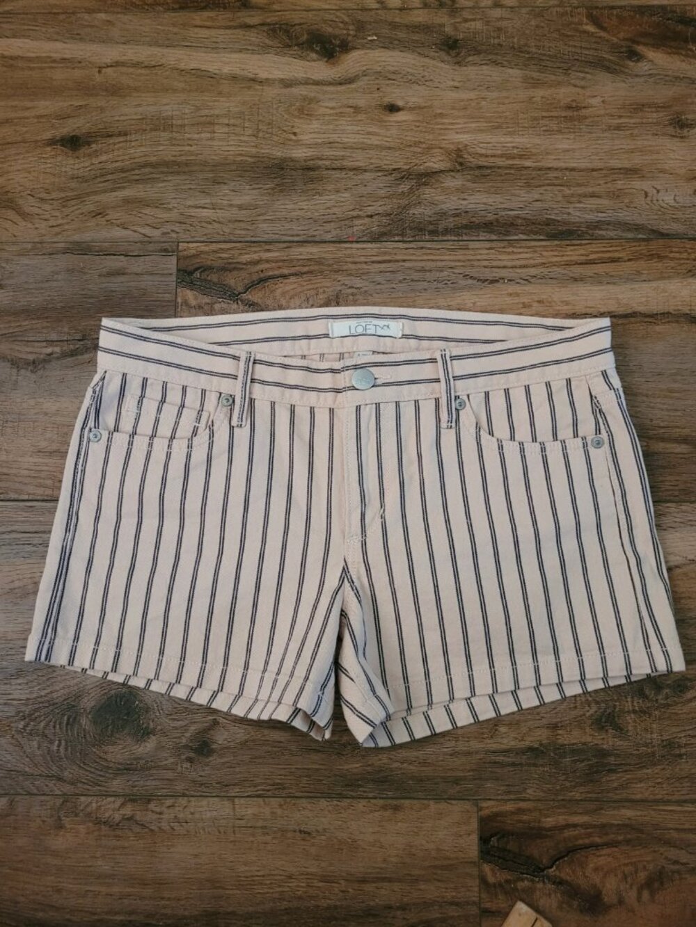 Ann Taylor Loft jean shorts women size 6 28 pockets mid rise striped